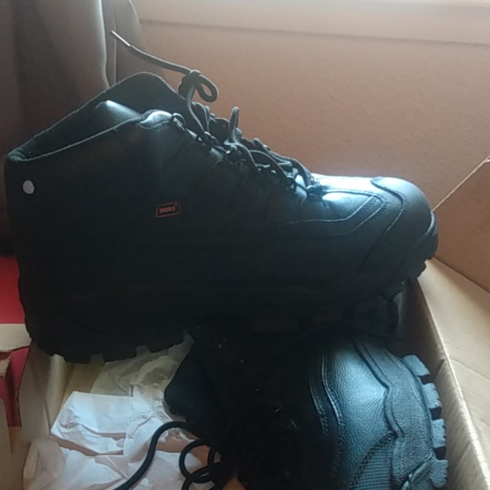 Steel toe boots